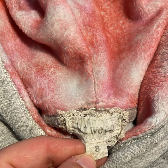 🔥 7/$25 - Unicorn Sweatshirt - Picture 4 of 4